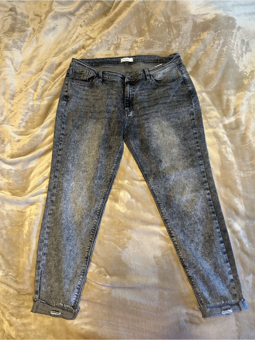 KanCan Kurvy Mid-Rise Ankle Skinny Jeans
